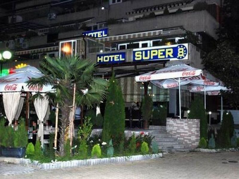 Hotel Super 8 สโกเปีย ภายนอก รูปภาพ